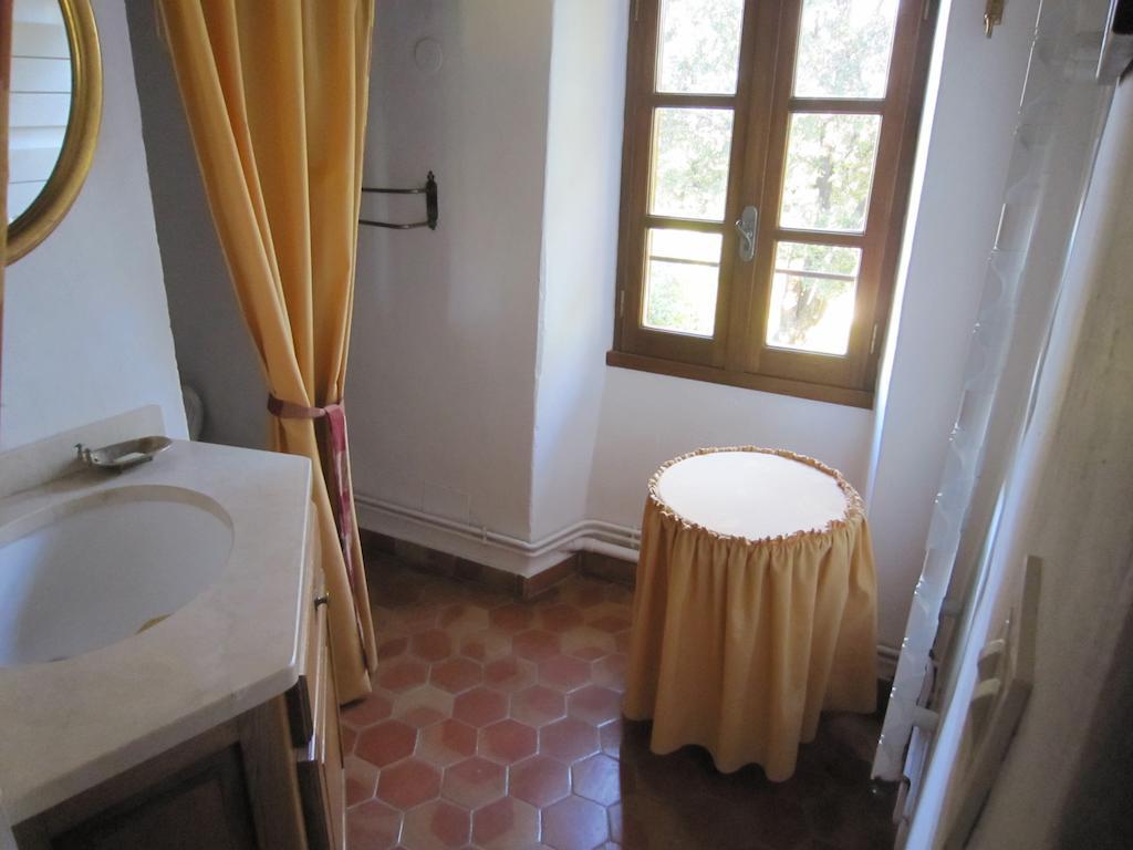 La Frandomiere Bed & Breakfast Saint-Martin-de-Londres Exterior photo